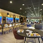 Ibis Porte De Geneve Hotel 3*