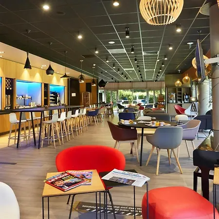 Отель Ibis Porte De Geneve 3*