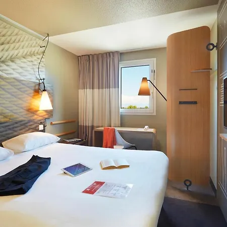 Ibis Porte De Genève 3*
