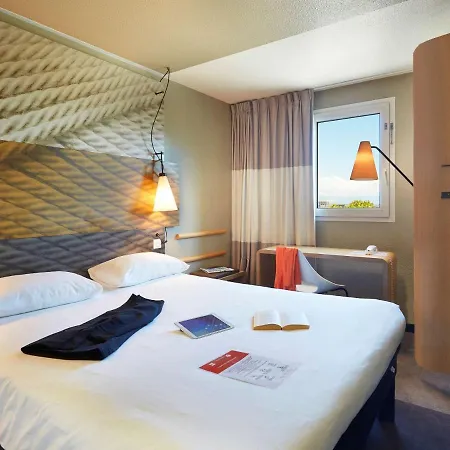 Hotel Ibis Porte De Genève 3*