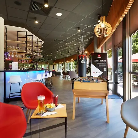 Ibis Porte De Genève Hotel 3*
