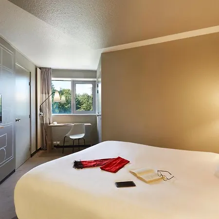 Ibis Porte De Geneve ארשנס