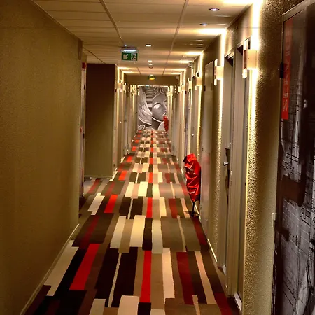 Ibis Porte De Genève 3*