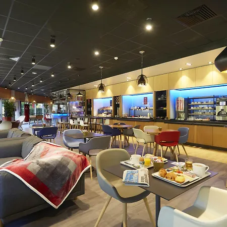 Ibis Porte De Genève Hotel 3*